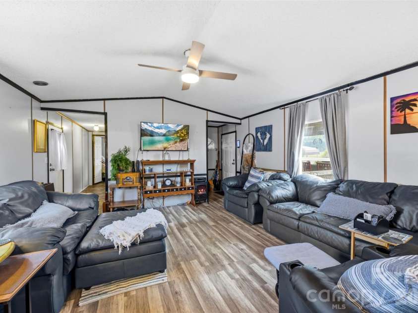 2143 Templeton Road, Clover, SC 29710.  MLS# CAR4398343, YatesRealty ID 36137. 