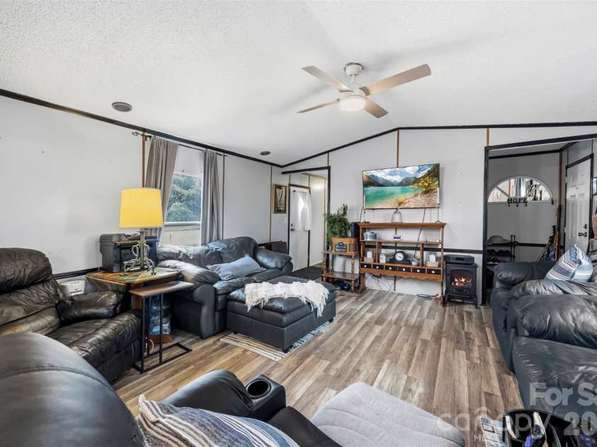 2143 Templeton Road, Clover, SC 29710.  MLS# CAR4398343, YatesRealty ID 36137. 