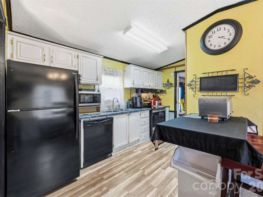 2143 Templeton Road, Clover, SC 29710.  MLS# CAR4398343, YatesRealty ID 36137. 