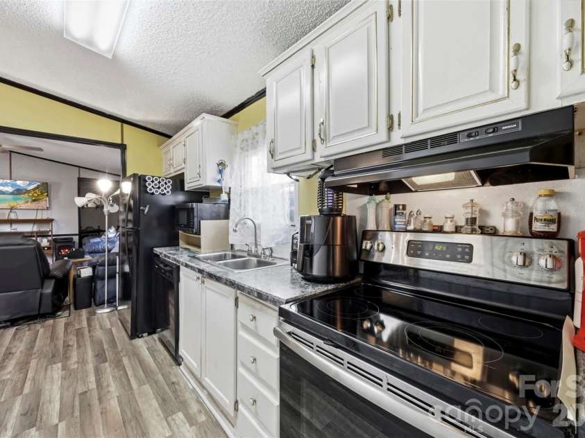 2143 Templeton Road, Clover, SC 29710.  MLS# CAR4398343, YatesRealty ID 36137. 