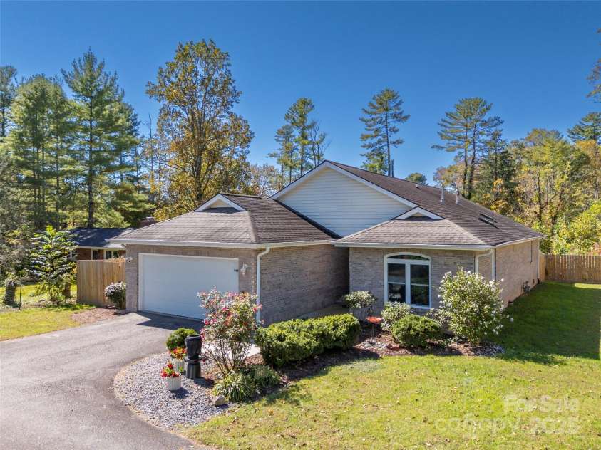 949 Kanuga Road, Hendersonville, NC 28739.  MLS# CAR4312673, YatesRealty ID 3614. 