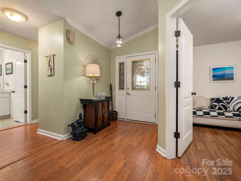 949 Kanuga Road, Hendersonville, NC 28739.  MLS# CAR4312673, YatesRealty ID 3614. 