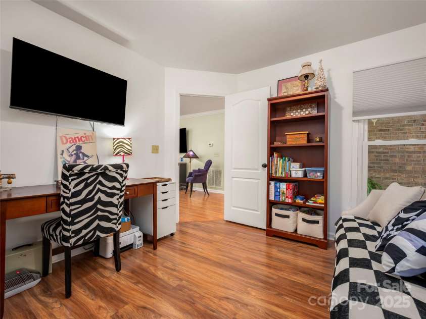 949 Kanuga Road, Hendersonville, NC 28739.  MLS# CAR4312673, YatesRealty ID 3614. 