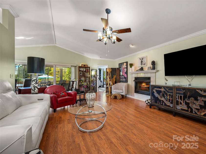 949 Kanuga Road, Hendersonville, NC 28739.  MLS# CAR4312673, YatesRealty ID 3614. 
