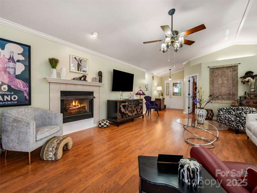 949 Kanuga Road, Hendersonville, NC 28739.  MLS# CAR4312673, YatesRealty ID 3614. 