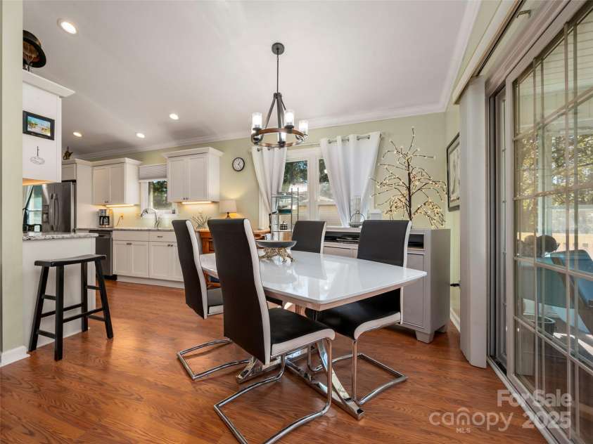 949 Kanuga Road, Hendersonville, NC 28739.  MLS# CAR4312673, YatesRealty ID 3614. 