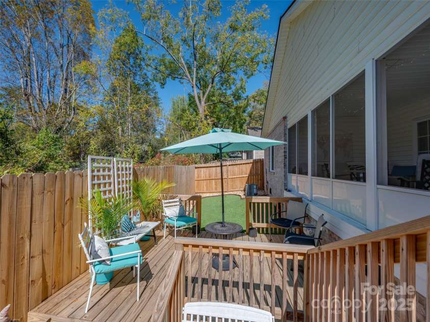949 Kanuga Road, Hendersonville, NC 28739.  MLS# CAR4312673, YatesRealty ID 3614. 