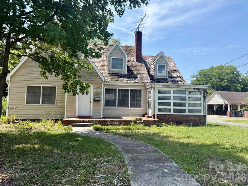 1400 Central Drive, Kannapolis, NC 28083.  MLS# CAR4400928, YatesRealty ID 36140. 