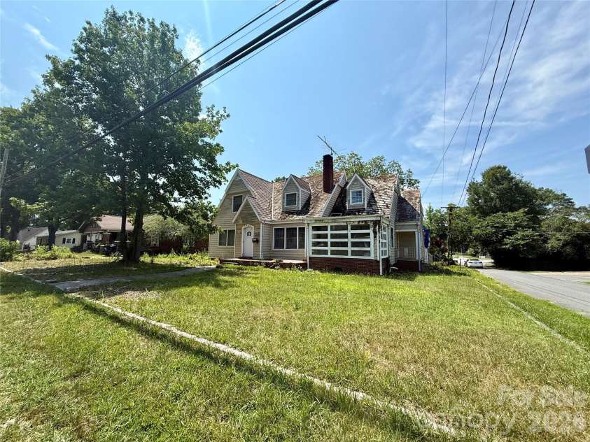 1400 Central Drive, Kannapolis, NC 28083.  MLS# CAR4400928, YatesRealty ID 36140. 