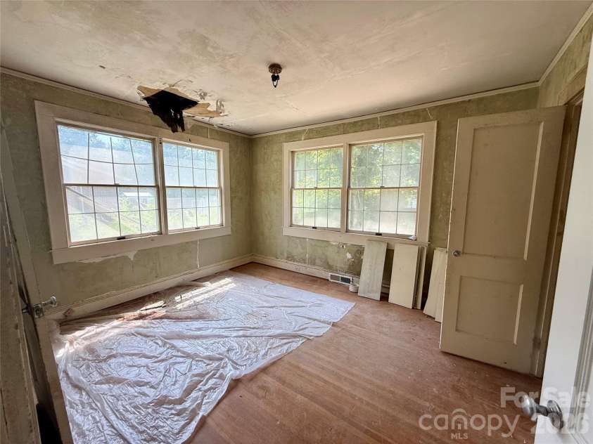 1400 Central Drive, Kannapolis, NC 28083.  MLS# CAR4400928, YatesRealty ID 36140. 