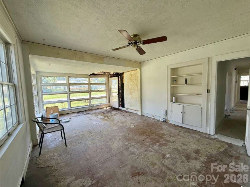 1400 Central Drive, Kannapolis, NC 28083.  MLS# CAR4400928, YatesRealty ID 36140. 