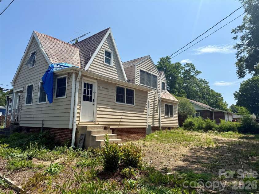 1400 Central Drive, Kannapolis, NC 28083.  MLS# CAR4400928, YatesRealty ID 36140. 