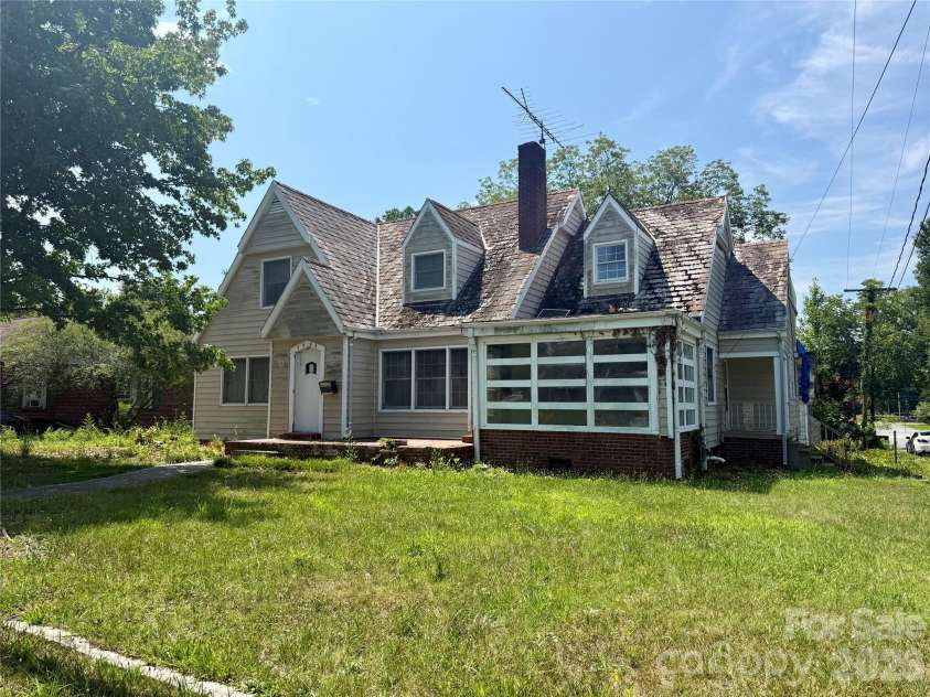 1400 Central Drive, Kannapolis, NC 28083.  MLS# CAR4400928, YatesRealty ID 36140. 