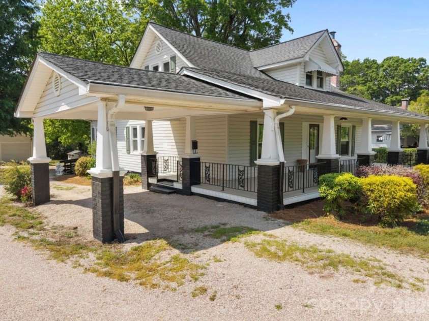 2407 Main Street, Kannapolis, NC 28081.  MLS# CAR4400941, YatesRealty ID 36141. 