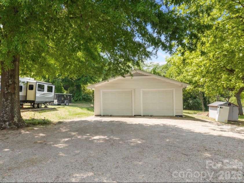 2407 Main Street, Kannapolis, NC 28081.  MLS# CAR4400941, YatesRealty ID 36141. 