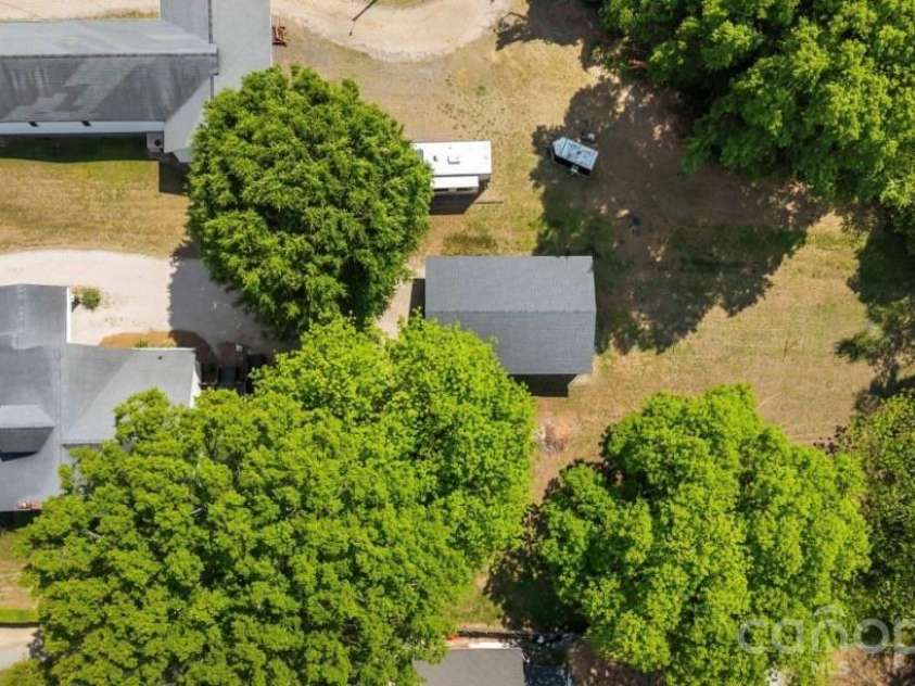 2407 Main Street, Kannapolis, NC 28081.  MLS# CAR4400941, YatesRealty ID 36141. 