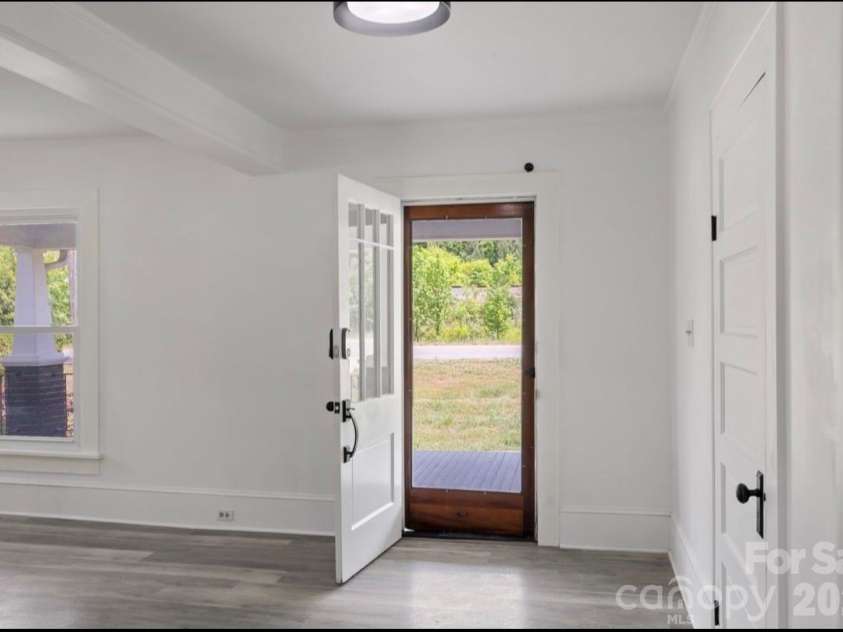 2407 Main Street, Kannapolis, NC 28081.  MLS# CAR4400941, YatesRealty ID 36141. 
