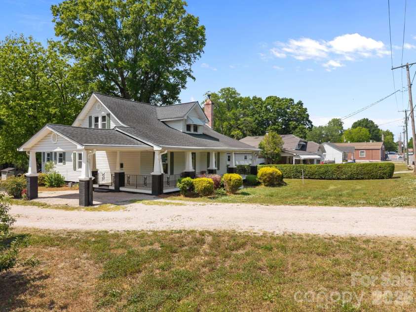 2407 Main Street, Kannapolis, NC 28081.  MLS# CAR4400941, YatesRealty ID 36141. 