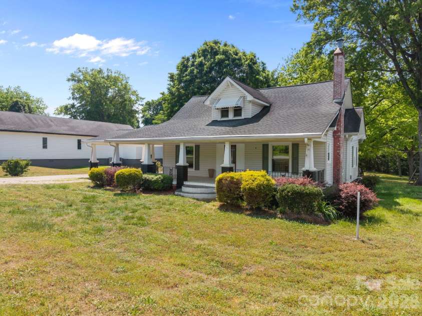 2407 Main Street, Kannapolis, NC 28081.  MLS# CAR4400941, YatesRealty ID 36141. 