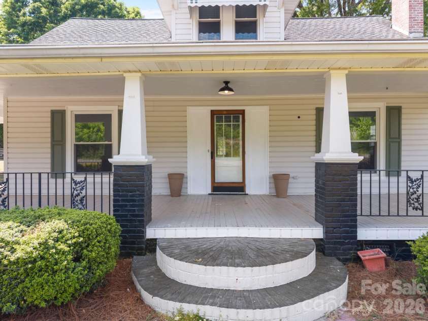 2407 Main Street, Kannapolis, NC 28081.  MLS# CAR4400941, YatesRealty ID 36141. 