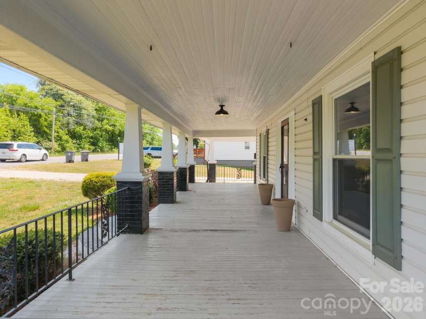 2407 Main Street, Kannapolis, NC 28081.  MLS# CAR4400941, YatesRealty ID 36141. 