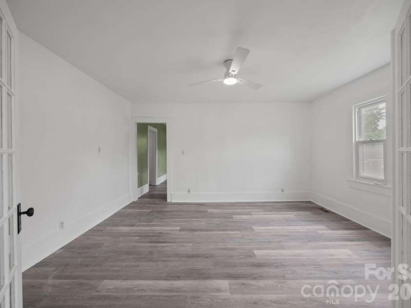 2407 Main Street, Kannapolis, NC 28081.  MLS# CAR4400941, YatesRealty ID 36141. 