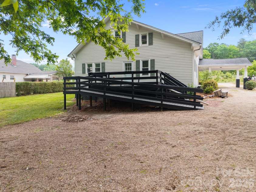 2407 Main Street, Kannapolis, NC 28081.  MLS# CAR4400941, YatesRealty ID 36141. 