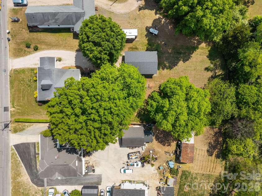 2407 Main Street, Kannapolis, NC 28081.  MLS# CAR4400941, YatesRealty ID 36141. 