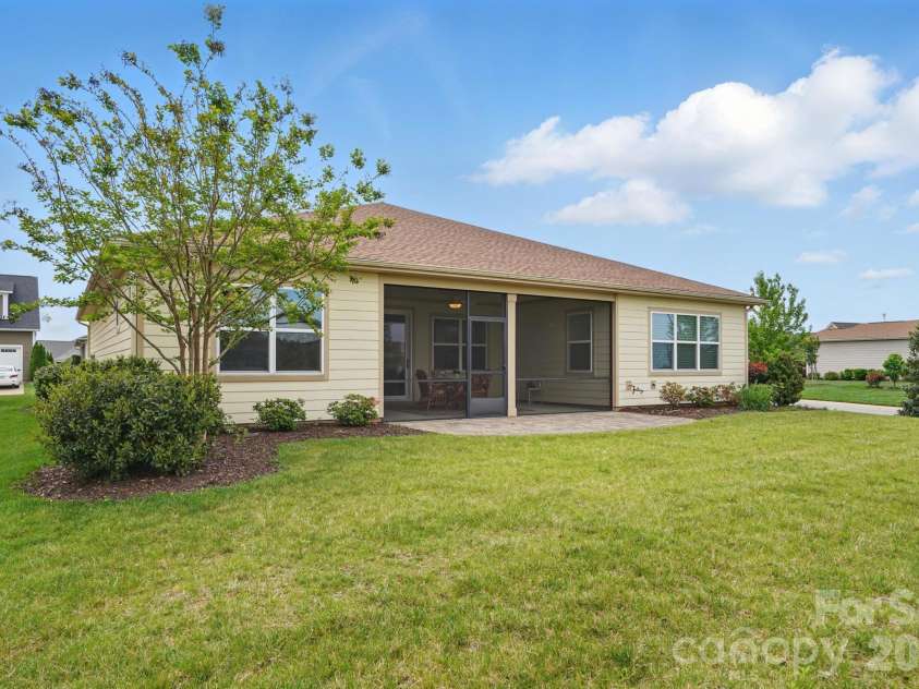 5247 Looking Glass Trail, Denver, NC 28037.  MLS# CAR4399155, YatesRealty ID 36142. 