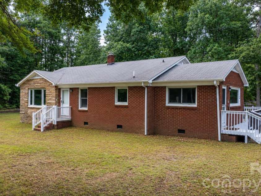 2981 East Maiden Road, Maiden, NC 28650.  MLS# CAR4400803, YatesRealty ID 36143. 