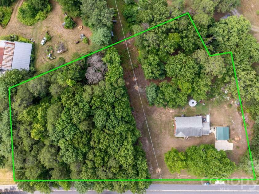 2981 East Maiden Road, Maiden, NC 28650.  MLS# CAR4400803, YatesRealty ID 36143. 