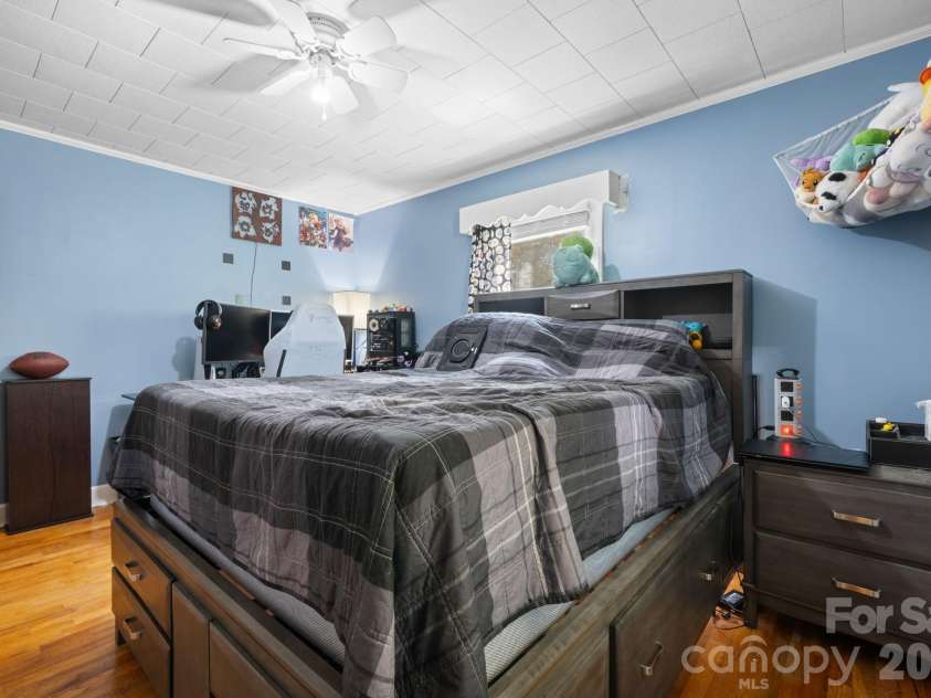 2981 East Maiden Road, Maiden, NC 28650.  MLS# CAR4400803, YatesRealty ID 36143. Bedroom 3