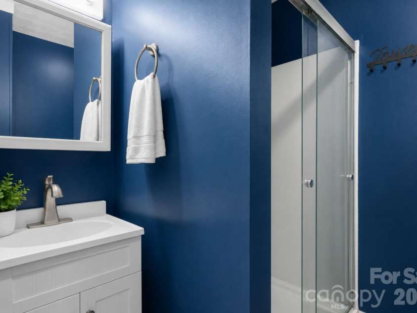 2981 East Maiden Road, Maiden, NC 28650.  MLS# CAR4400803, YatesRealty ID 36143. Full Bathroom