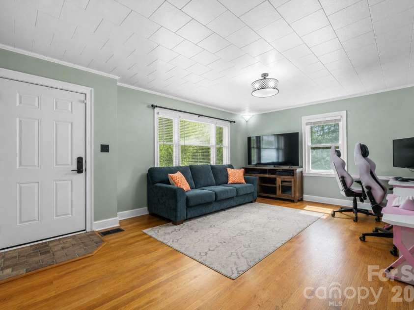 2981 East Maiden Road, Maiden, NC 28650.  MLS# CAR4400803, YatesRealty ID 36143. Living Room. Virtually Staged