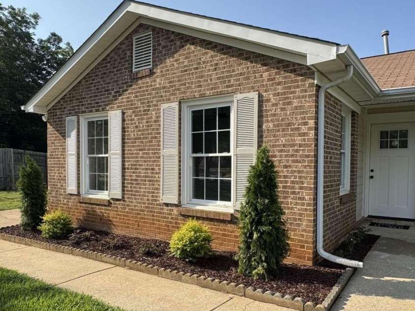 9113 Darius Court, Charlotte, NC 28227.  MLS# CAR4401050, YatesRealty ID 36144. 