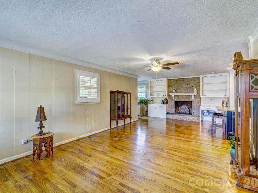 1014 Ranbar Street, Cherryville, NC 28021.  MLS# CAR4402965, YatesRealty ID 36147. 