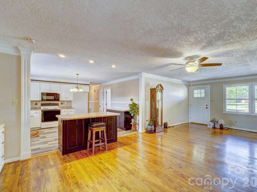 1014 Ranbar Street, Cherryville, NC 28021.  MLS# CAR4402965, YatesRealty ID 36147. 