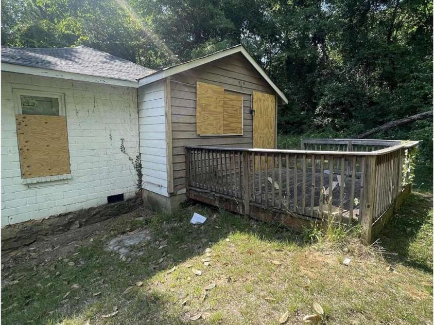 2116 West Boulevard, Charlotte, NC 28208.  MLS# CAR4402594, YatesRealty ID 36148. 
