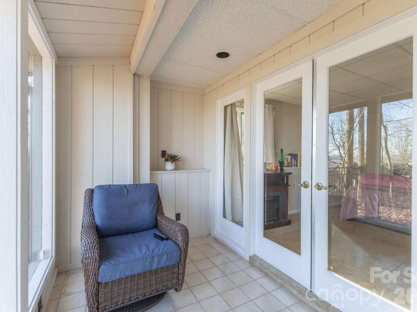 11 Poplar Drive, Mills River, NC 28759.  MLS# CAR4333561, YatesRealty ID 3615. 