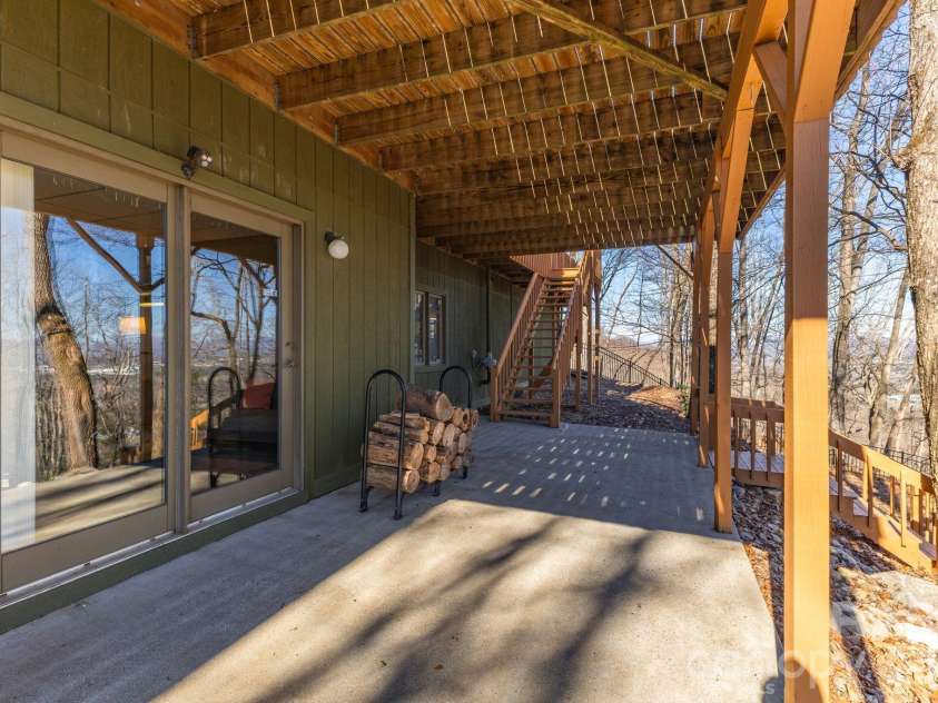 11 Poplar Drive, Mills River, NC 28759.  MLS# CAR4333561, YatesRealty ID 3615. 