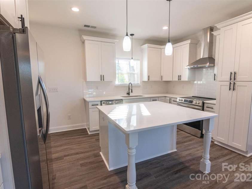 719 Smith Street, Shelby, NC 28150.  MLS# CAR4312792, YatesRealty ID 3615. 