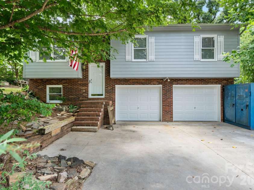 3579 High West Drive, Lenoir, NC 28645.  MLS# CAR4402993, YatesRealty ID 36151. 