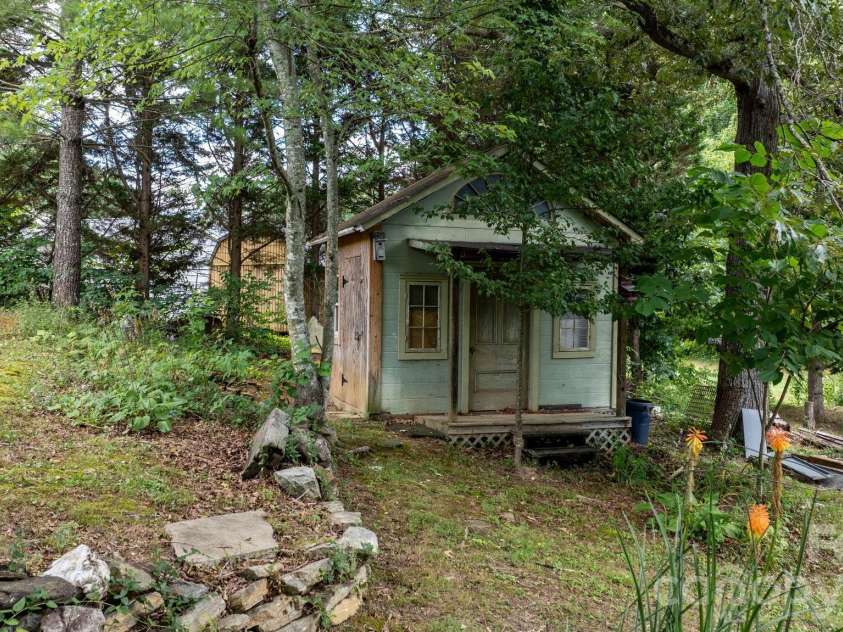 3579 High West Drive, Lenoir, NC 28645.  MLS# CAR4402993, YatesRealty ID 36151. 