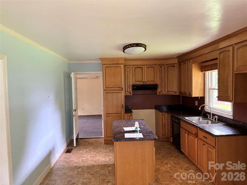 620 Baker Place Road, Lancaster, SC 29720.  MLS# CAR4403016, YatesRealty ID 36152. Kitchen