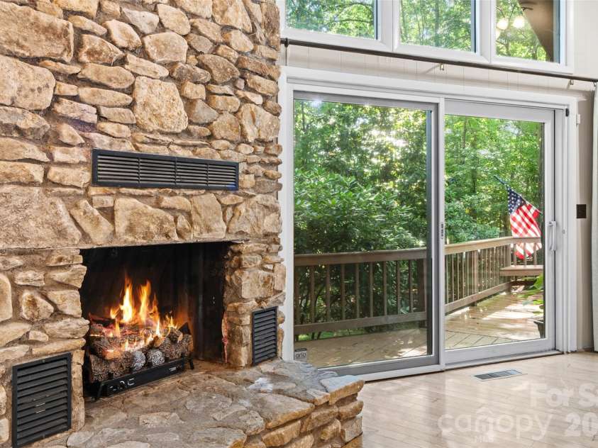 55 Overlook Drive, Candler, NC 28715.  MLS# CAR4403012, YatesRealty ID 36153. 