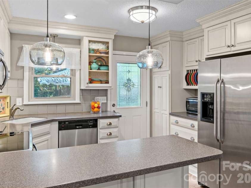 55 Overlook Drive, Candler, NC 28715.  MLS# CAR4403012, YatesRealty ID 36153. 