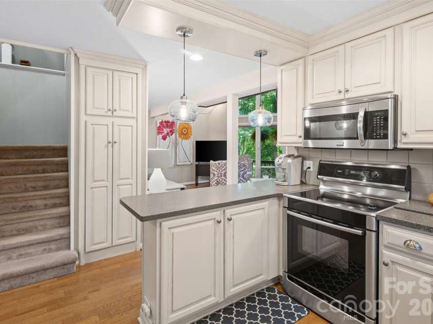 55 Overlook Drive, Candler, NC 28715.  MLS# CAR4403012, YatesRealty ID 36153. 