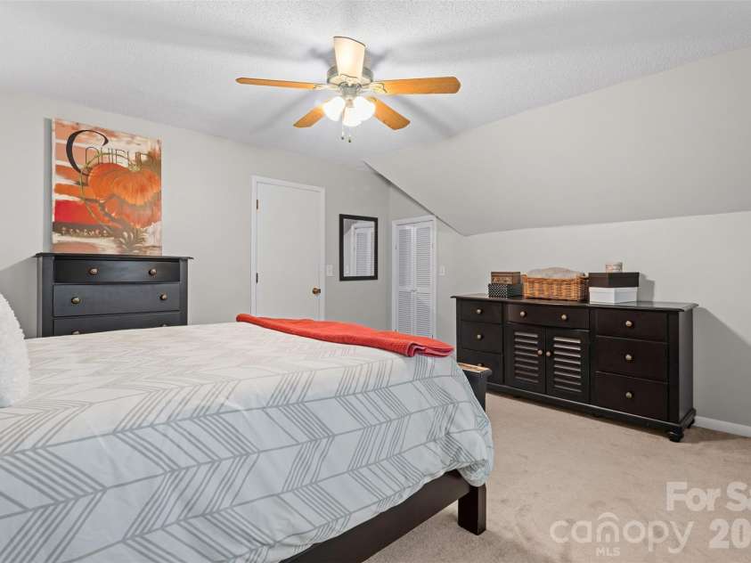 55 Overlook Drive, Candler, NC 28715.  MLS# CAR4403012, YatesRealty ID 36153. 