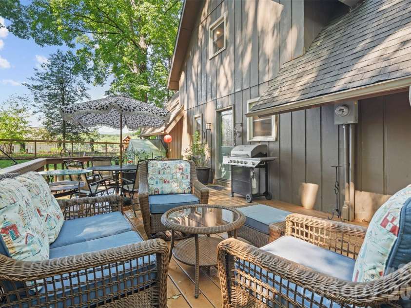 55 Overlook Drive, Candler, NC 28715.  MLS# CAR4403012, YatesRealty ID 36153. 