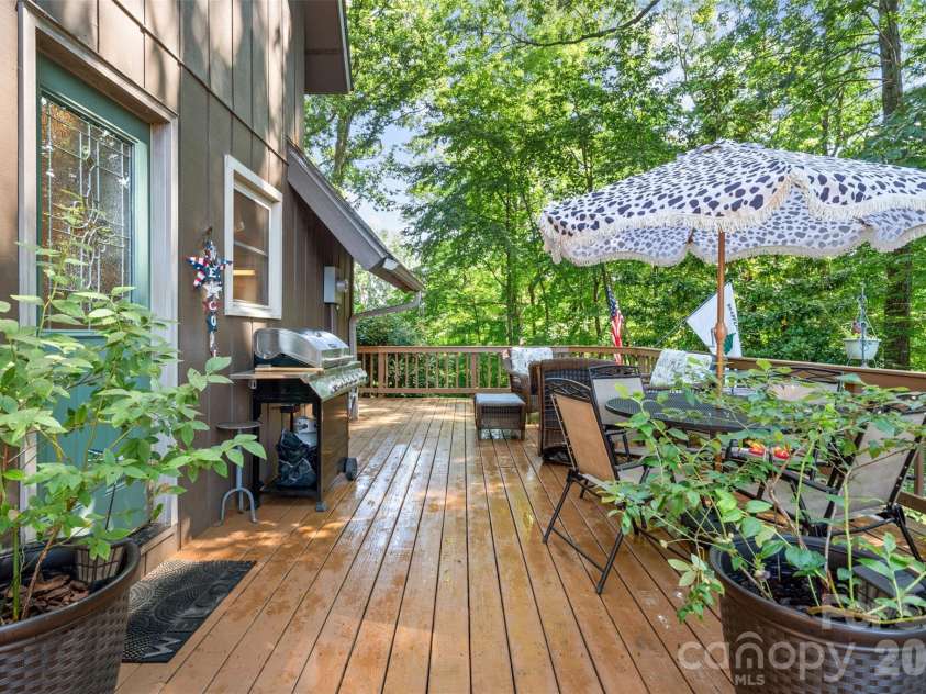 55 Overlook Drive, Candler, NC 28715.  MLS# CAR4403012, YatesRealty ID 36153. 